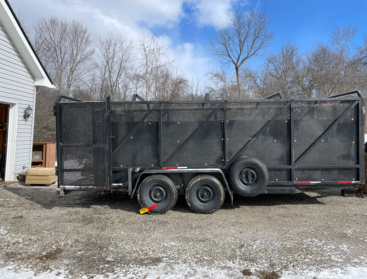 3 Yard Dumpster Rental in Saylorville, IA